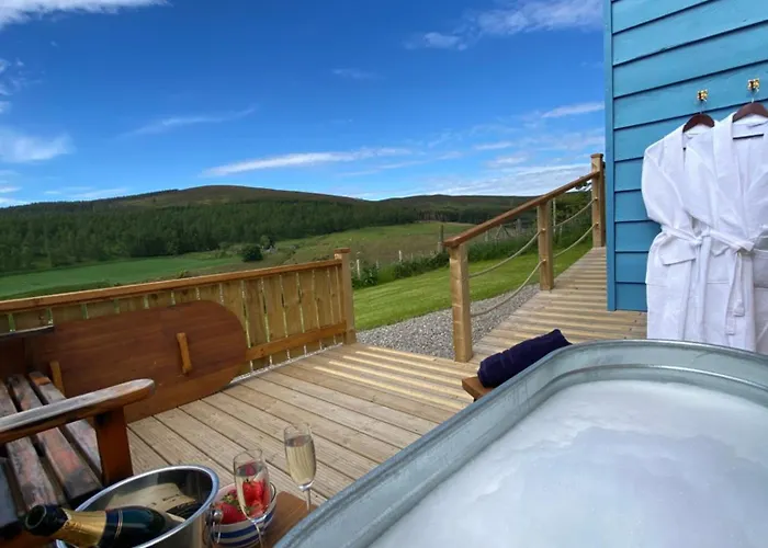 Ledmacoy Shepherds Huts