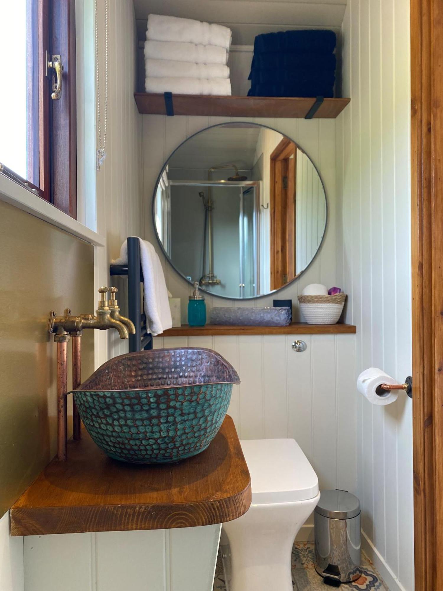 Lodge Ledmacoy Shepherds Huts